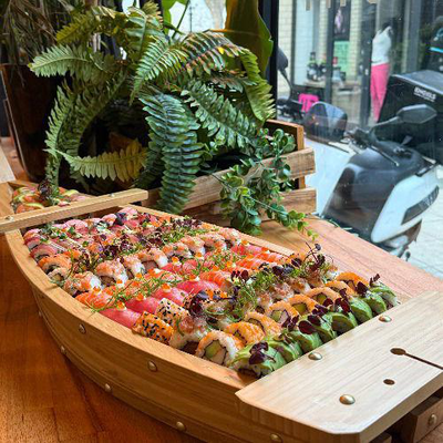 Sushi Boot 75 stuks (€ 110,00)